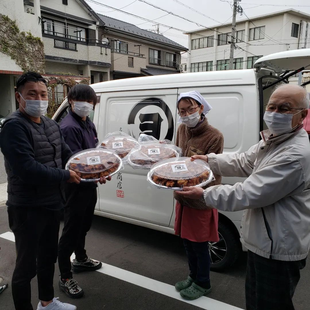 丸与商店から提供された唐揚げ