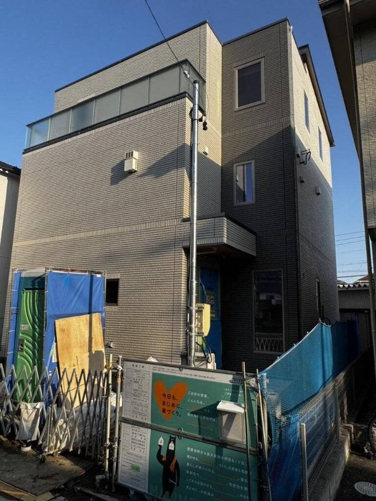 木造3階建ての自立援助ホームOhanaの外観